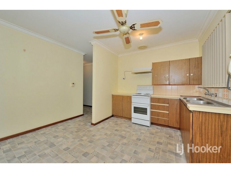 55 Blackadder Road, Swan View WA 6056