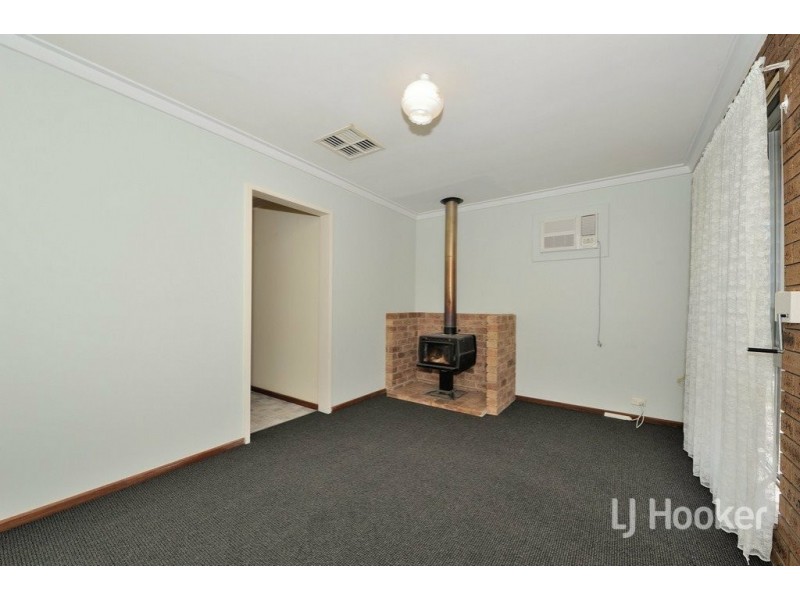 55 Blackadder Road, Swan View WA 6056