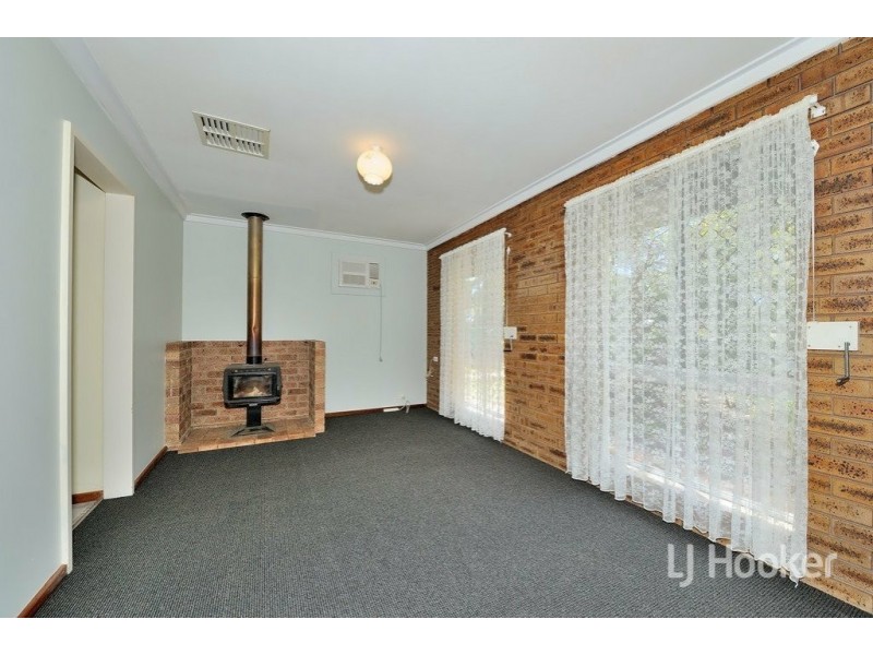 55 Blackadder Road, Swan View WA 6056