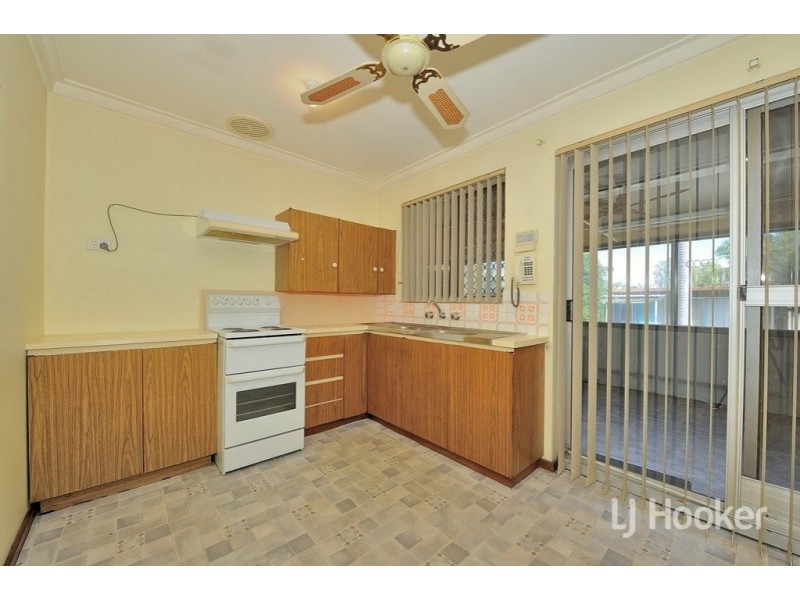 55 Blackadder Road, Swan View WA 6056