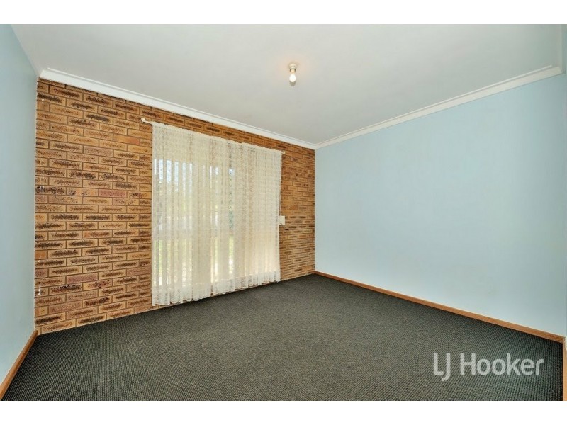 55 Blackadder Road, Swan View WA 6056