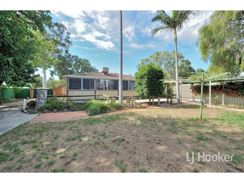 55 Blackadder Road, Swan View WA 6056