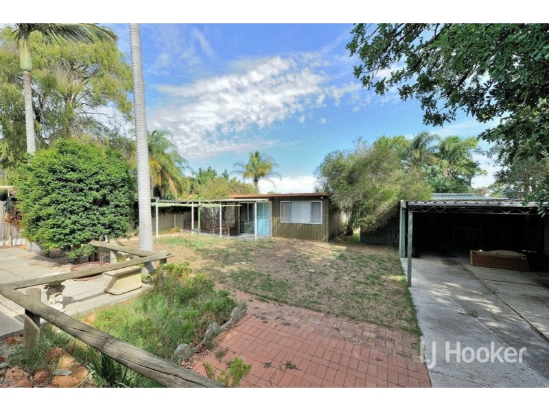 55 Blackadder Road, Swan View WA 6056