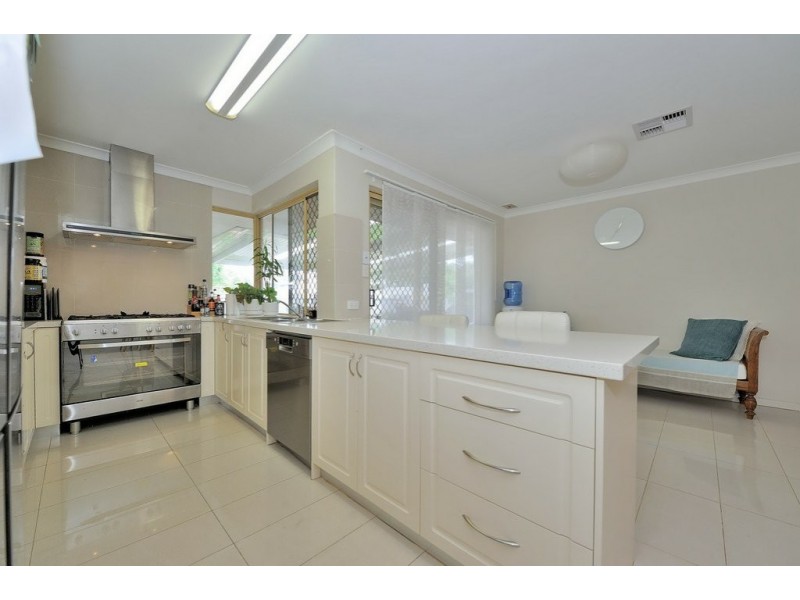 38 Elsfield Way, Bassendean WA 6054