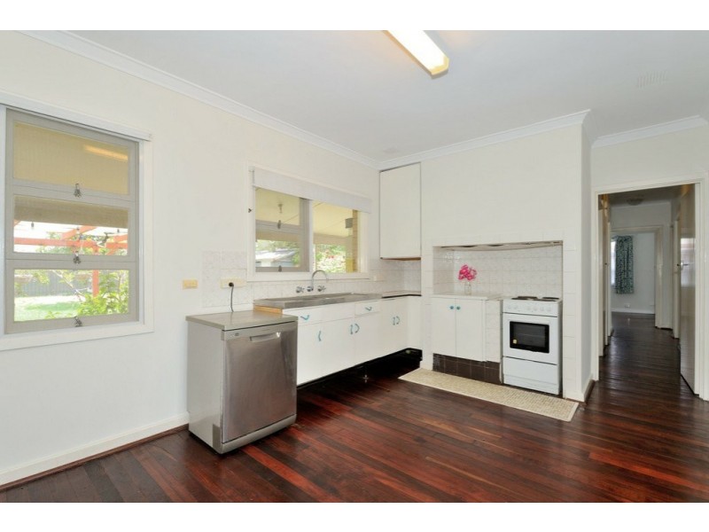 13 Avon Crescent, Viveash WA 6056