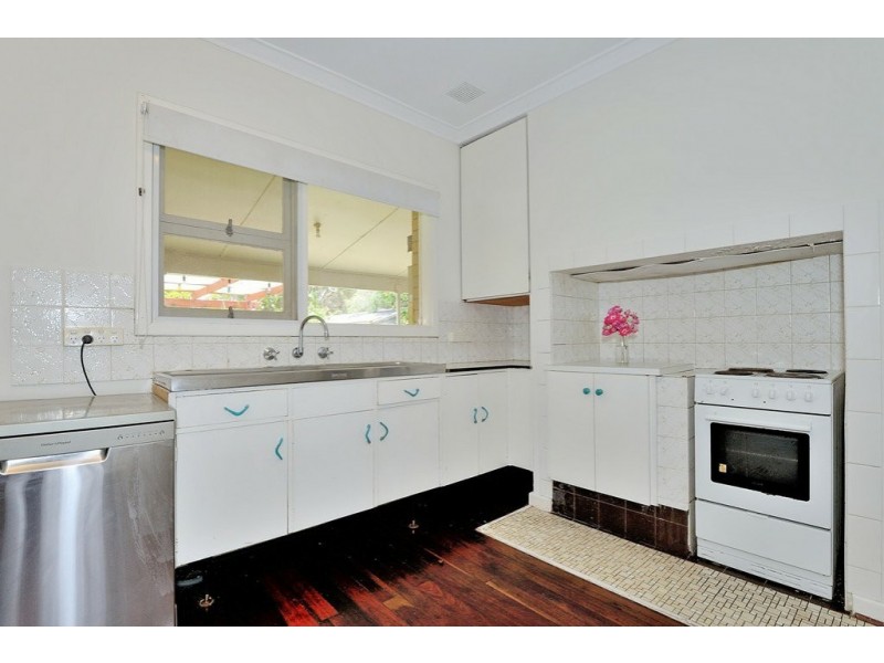 13 Avon Crescent, Viveash WA 6056