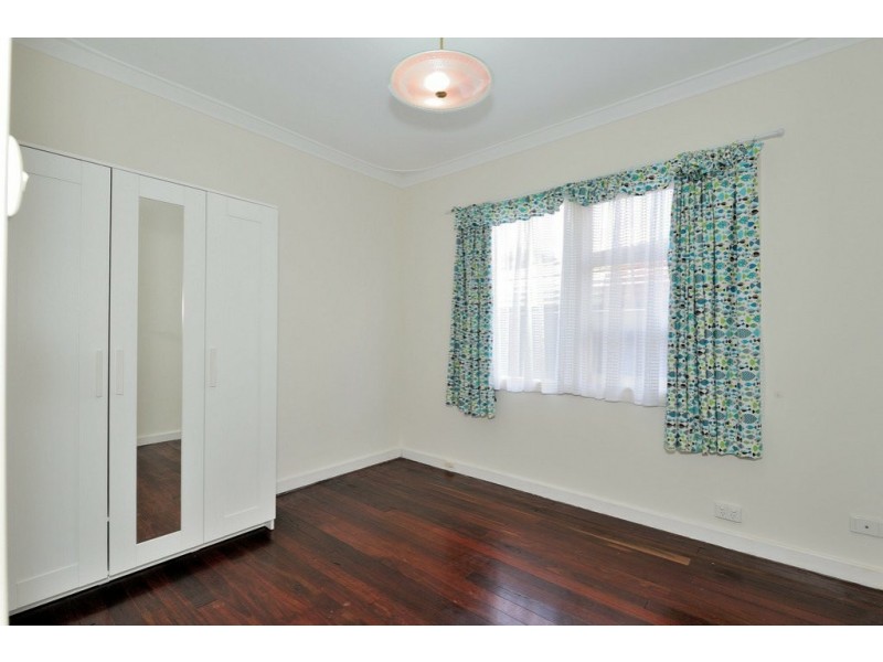 13 Avon Crescent, Viveash WA 6056