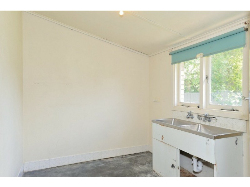 13 Avon Crescent, Viveash WA 6056