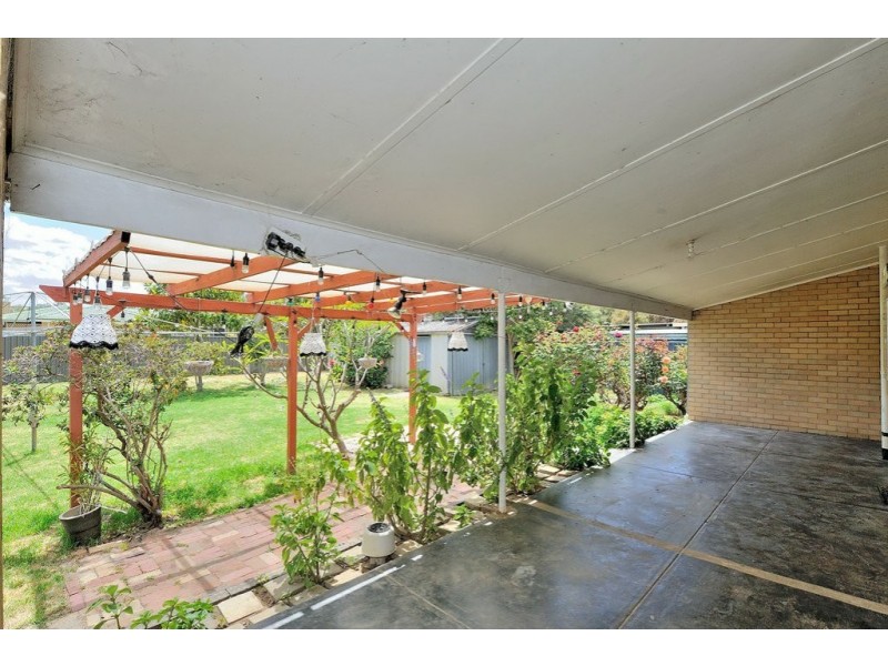 13 Avon Crescent, Viveash WA 6056