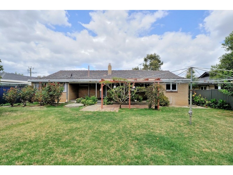 13 Avon Crescent, Viveash WA 6056