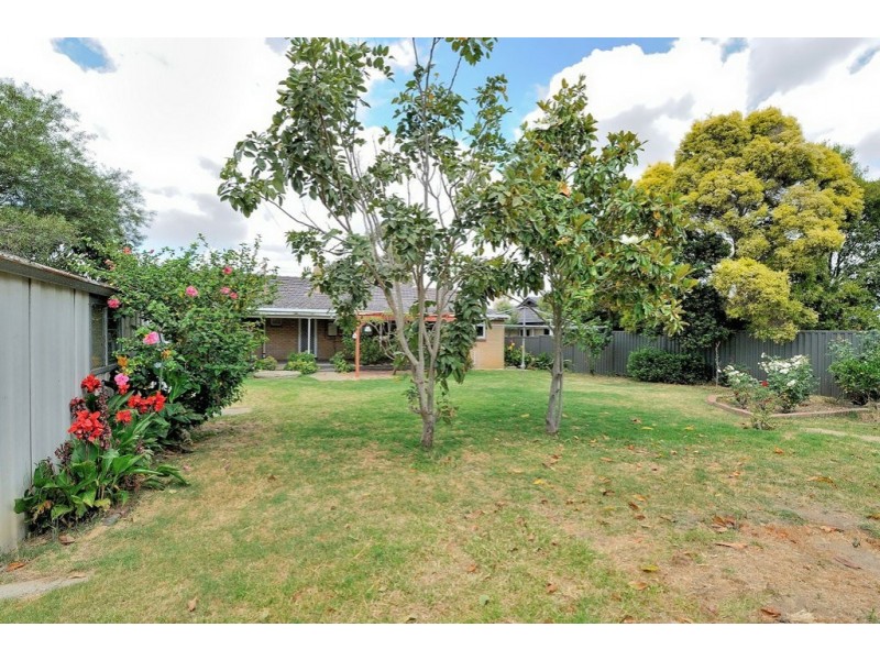 13 Avon Crescent, Viveash WA 6056