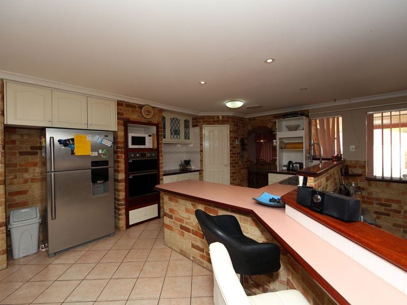 48 Markham Way, Swan View WA 6056