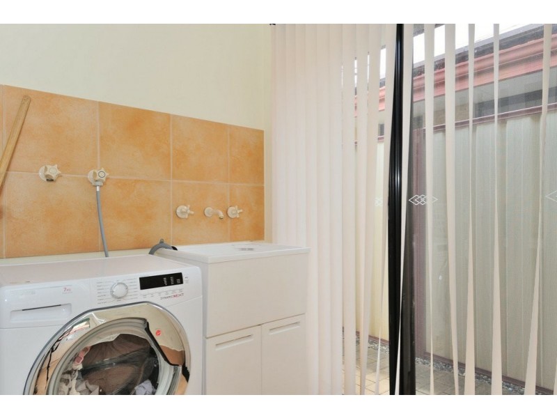 4/3 Henry Street, Midland WA 6056