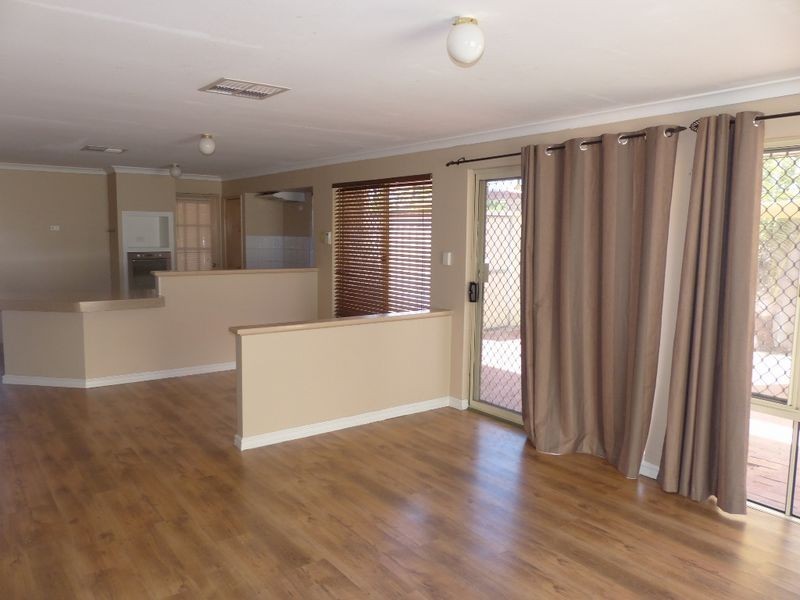 10 Nandup Retreat, Swan View WA 6056