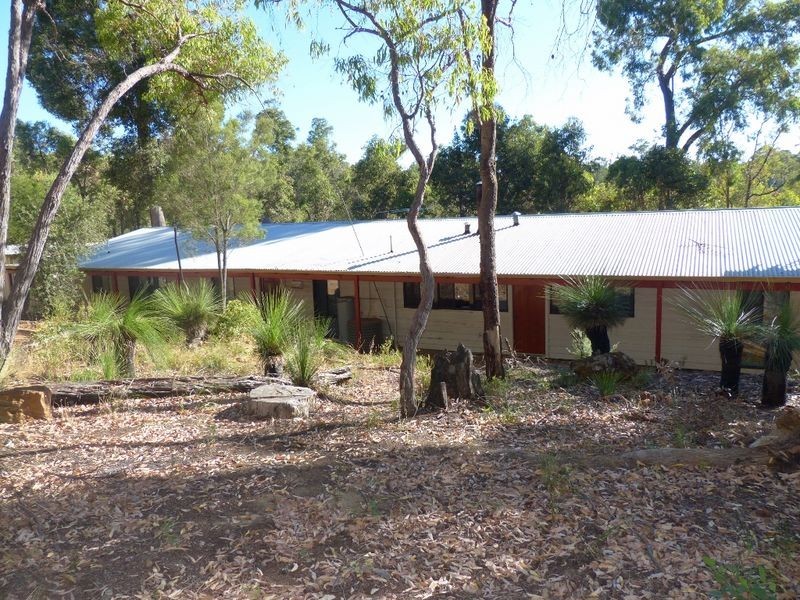 10 Marshwood Place, Sawyers Valley WA 6074