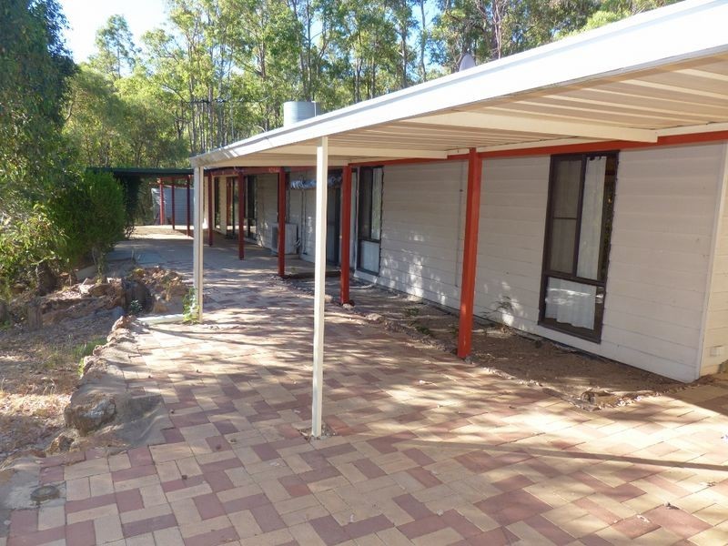 10 Marshwood Place, Sawyers Valley WA 6074