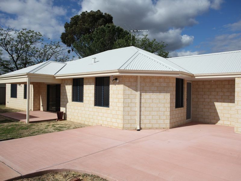 3/52 Bushby Street, Midvale WA 6056