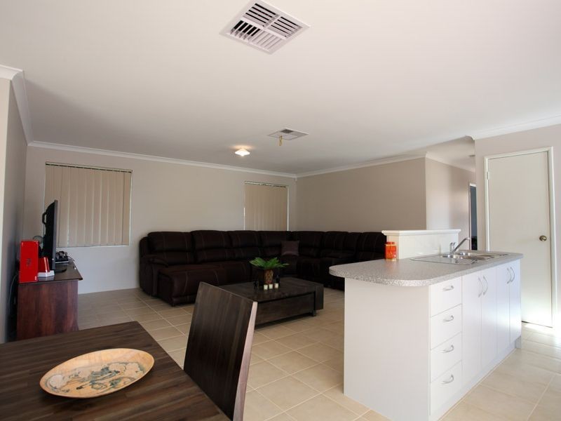 3/52 Bushby Street, Midvale WA 6056