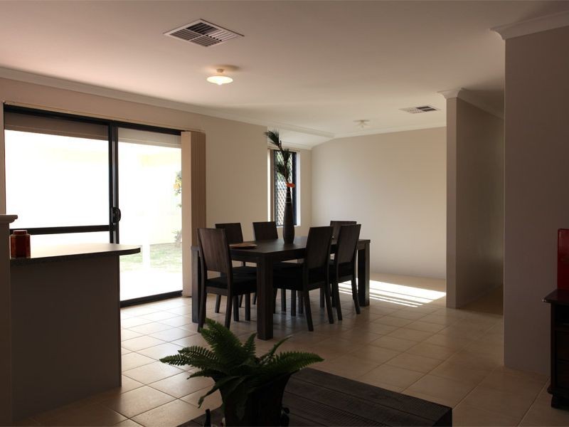 3/52 Bushby Street, Midvale WA 6056