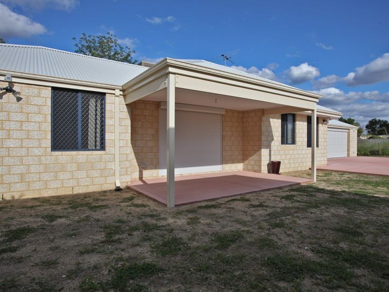 3/52 Bushby Street, Midvale WA 6056