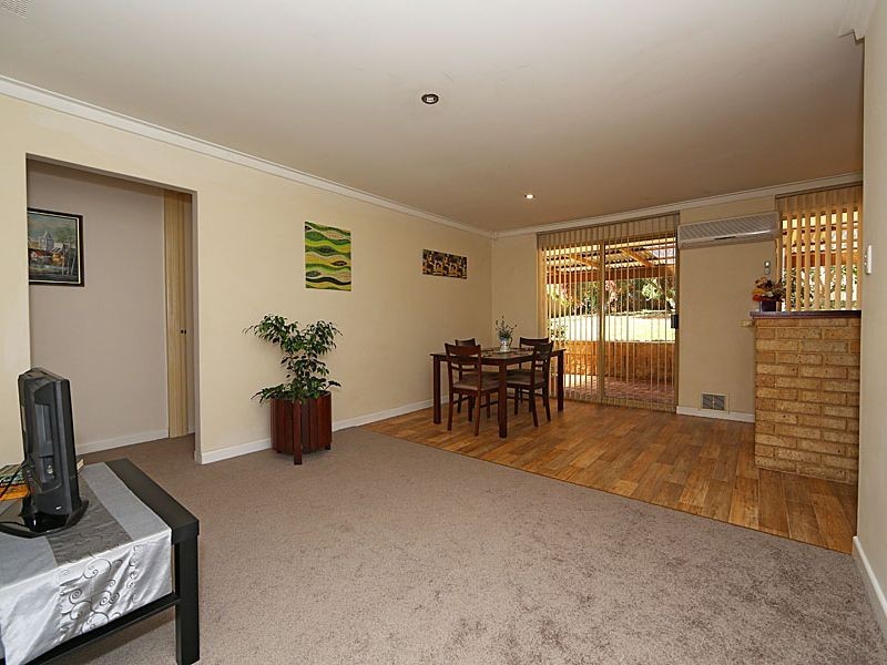 855 Katharine Street, Bellevue WA 6056