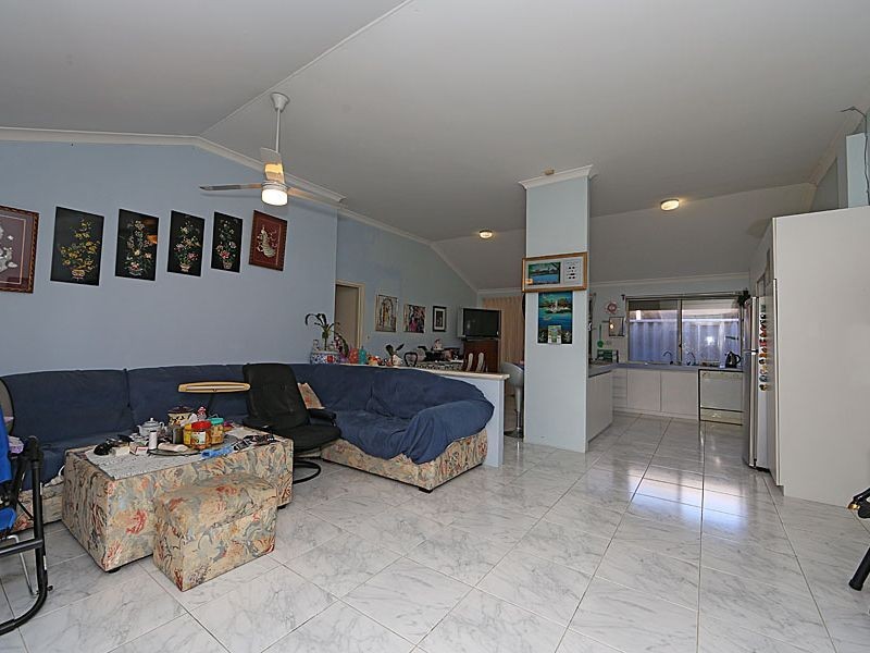 17 Wyperfeld Gardens, Ballajura WA 6066