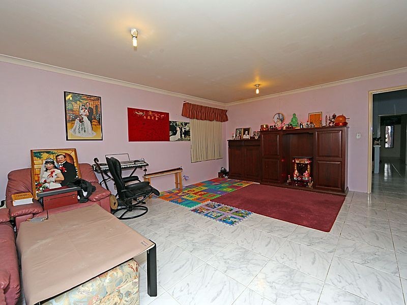 17 Wyperfeld Gardens, Ballajura WA 6066