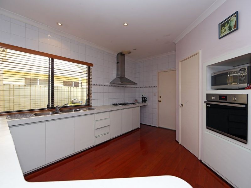 17 Narranbee Ridge, Tapping WA 6065