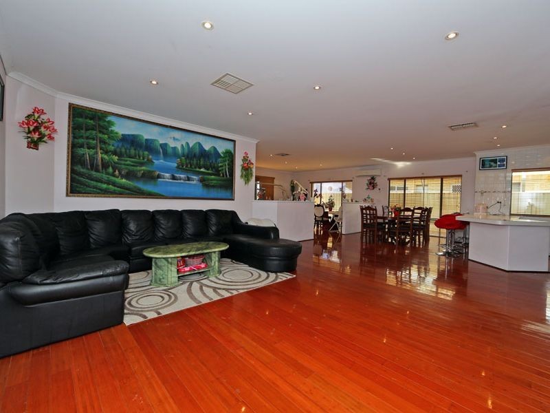 17 Narranbee Ridge, Tapping WA 6065