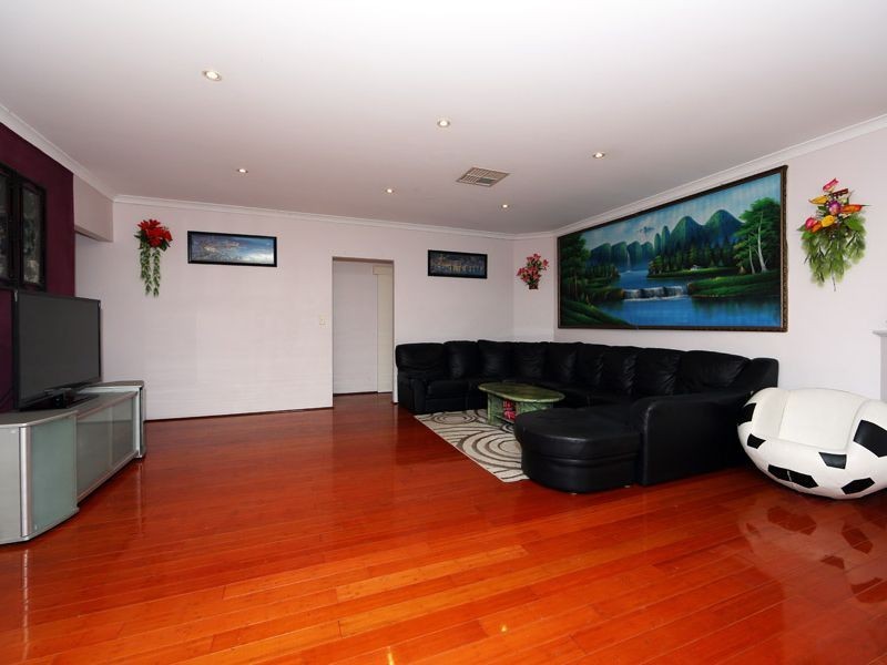 17 Narranbee Ridge, Tapping WA 6065