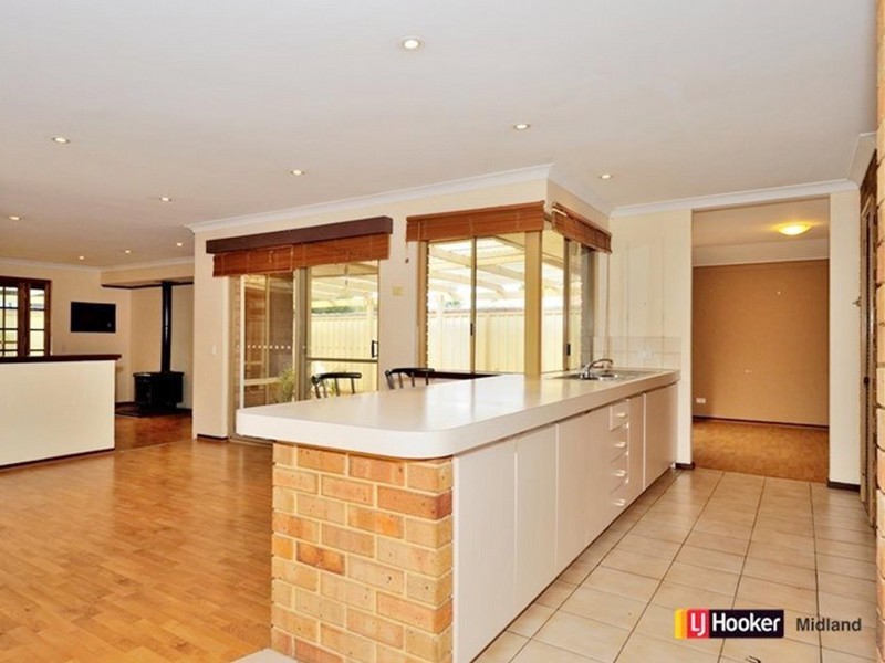 23 Bernley Drive, Viveash WA 6056