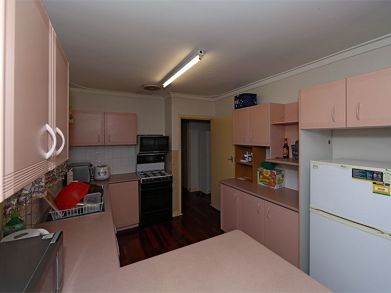 27 Ward Crescent, Kelmscott WA 6111