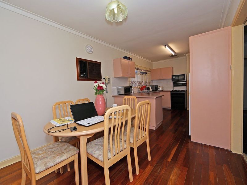 27 Ward Crescent, Kelmscott WA 6111