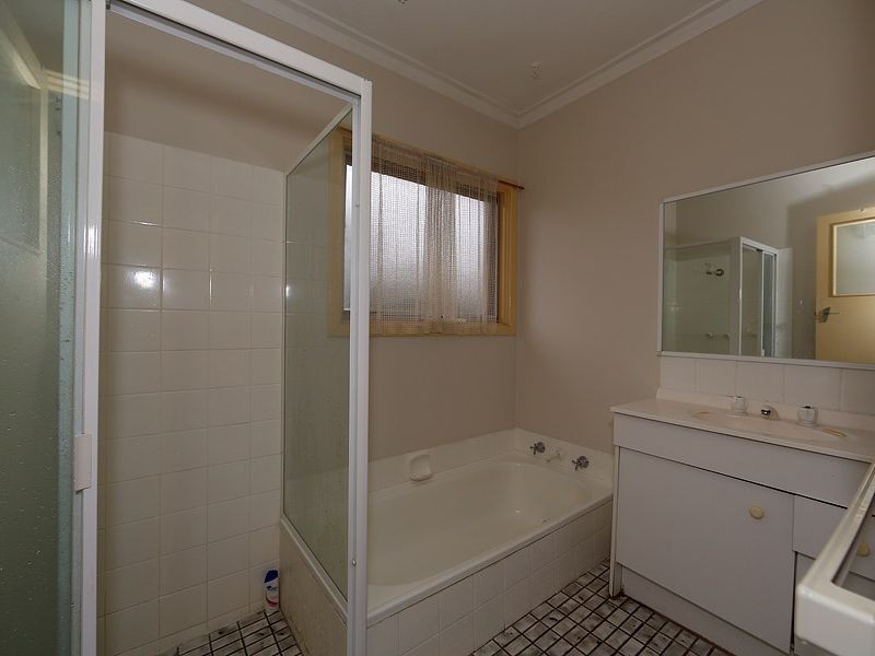 27 Ward Crescent, Kelmscott WA 6111