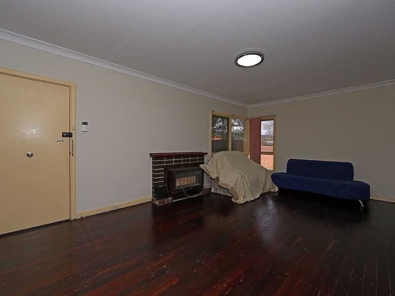 27 Ward Crescent, Kelmscott WA 6111