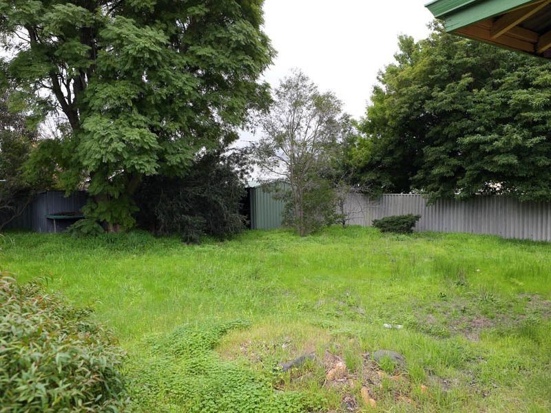 27 Ward Crescent, Kelmscott WA 6111