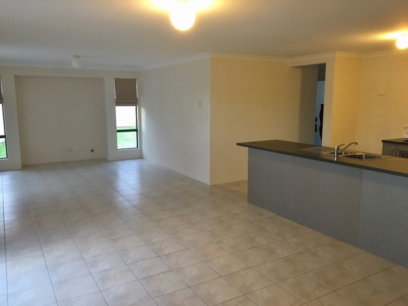 8 Carlisle Court, Middle Swan WA 6056