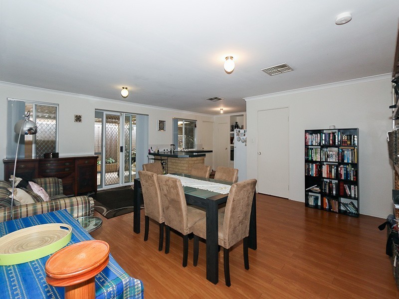 17 Stratton Bvd, Stratton WA 6056