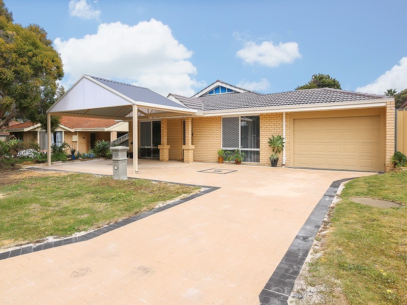 17 Stratton Bvd, Stratton WA 6056