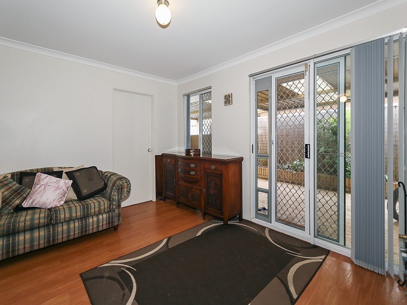 17 Stratton Bvd, Stratton WA 6056