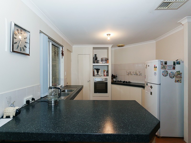 17 Stratton Bvd, Stratton WA 6056