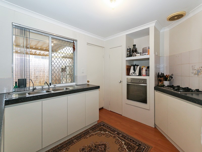 17 Stratton Bvd, Stratton WA 6056