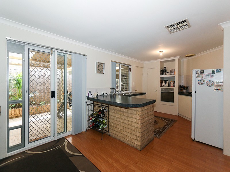 17 Stratton Bvd, Stratton WA 6056