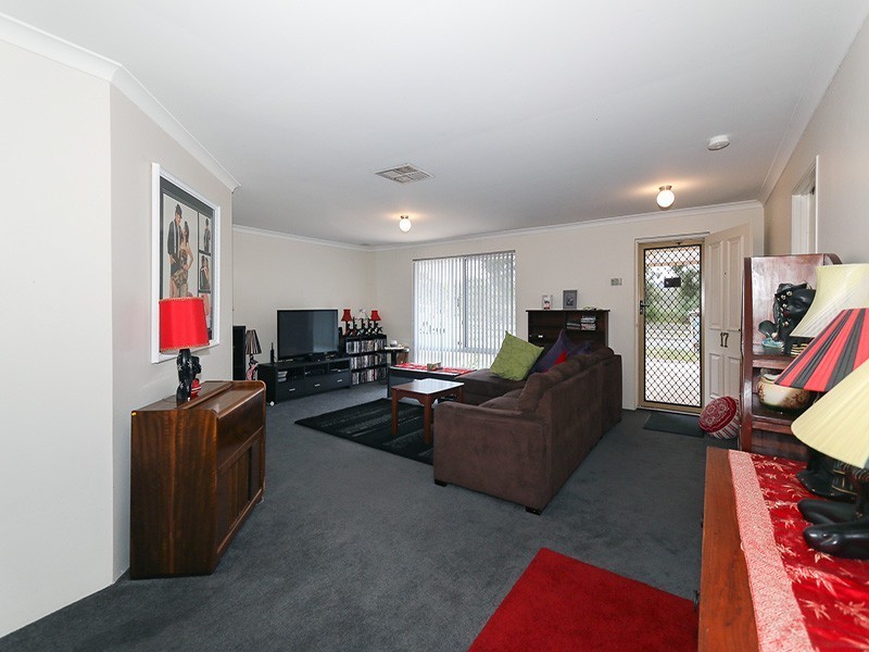 17 Stratton Bvd, Stratton WA 6056