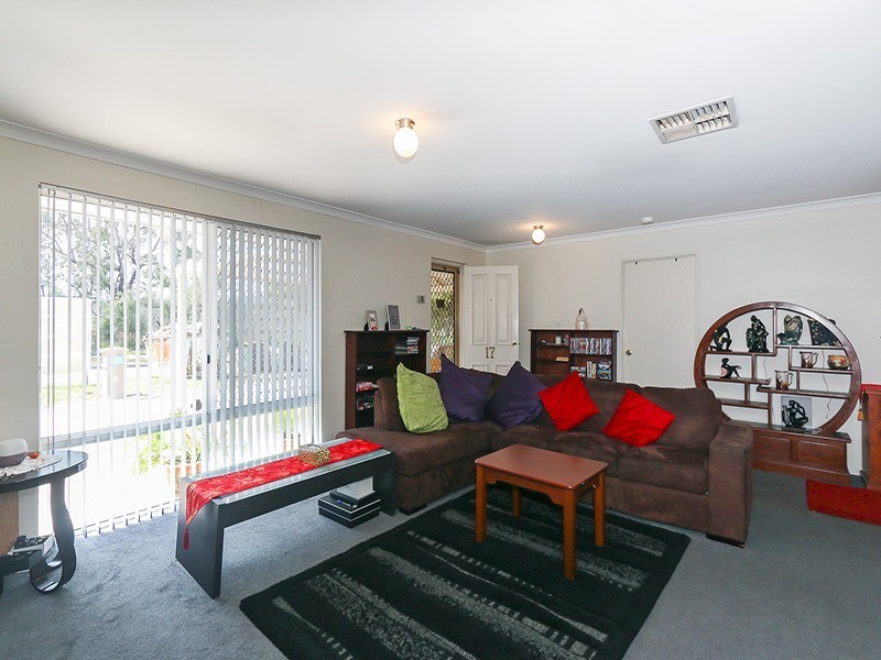 17 Stratton Bvd, Stratton WA 6056