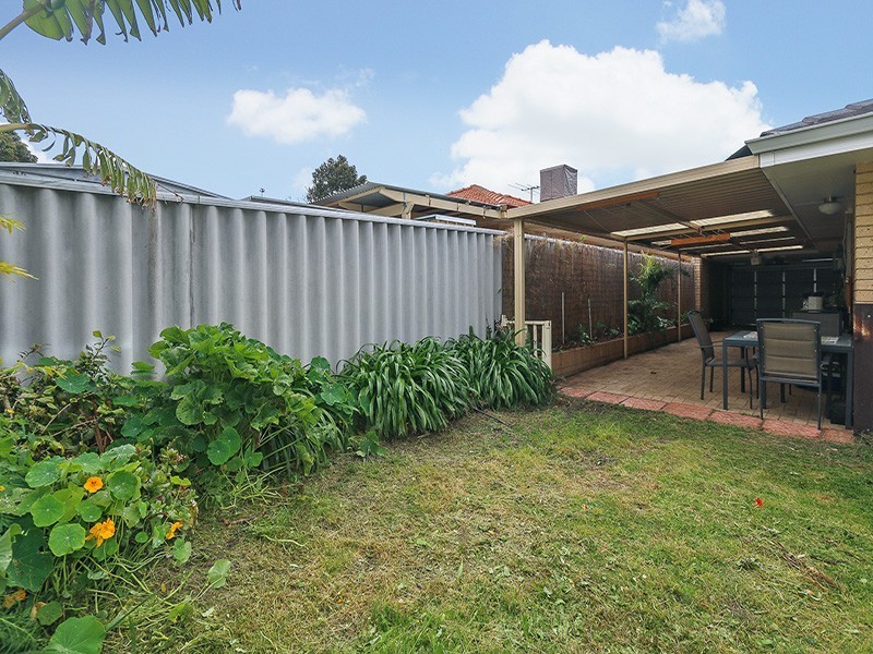 17 Stratton Bvd, Stratton WA 6056