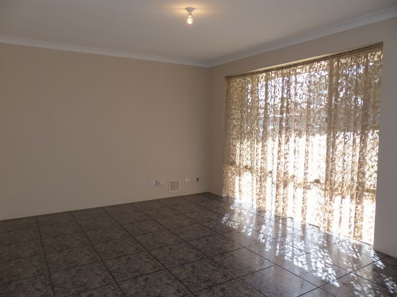 6 Yeates Lane, Stratton WA 6056