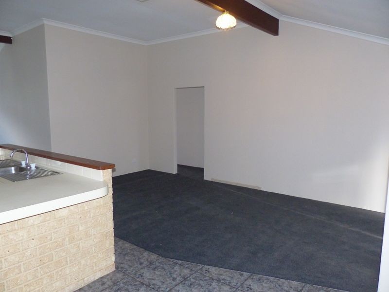 6 Yeates Lane, Stratton WA 6056