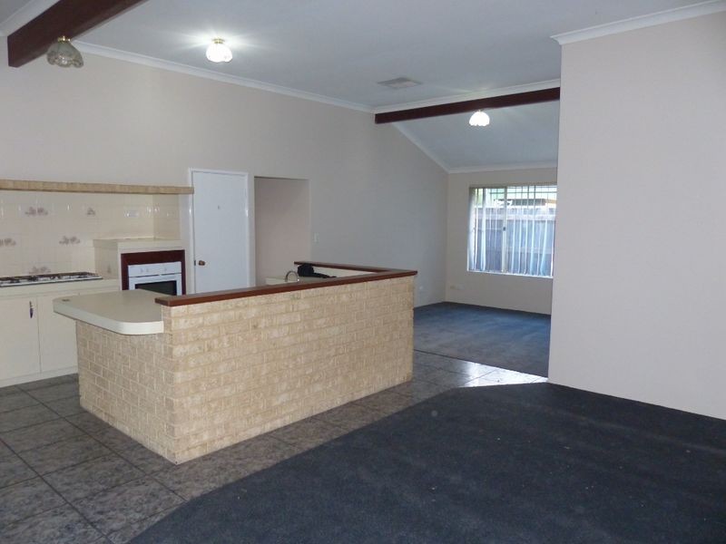 6 Yeates Lane, Stratton WA 6056