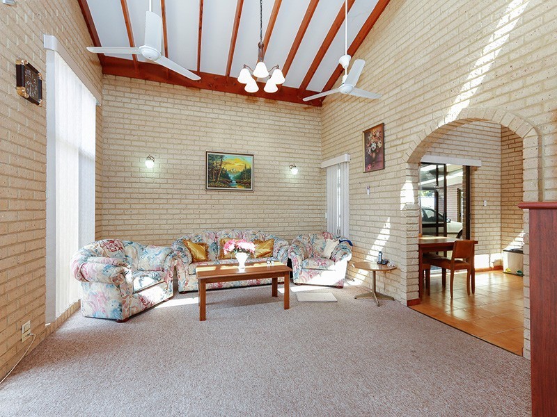 40 Illawarra Crescent, Ballajura WA 6066